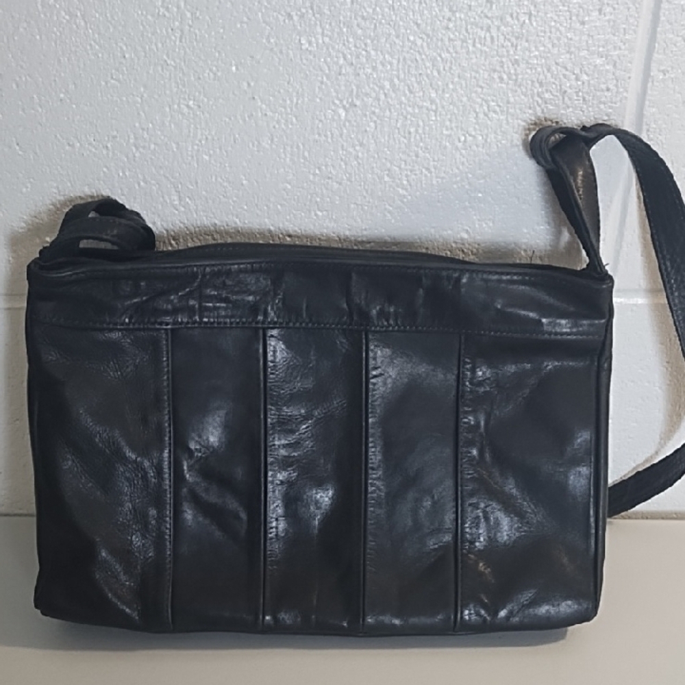 Black Leather Purse 12" Long X 4" Wide X 8" Height Adjustable Strap - Picture 10 of 16